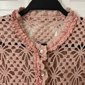 Crochet Open Weave Lace Trim Pink Short Sleeve Boho Whimsy Fairy Cardigan Sz XS?